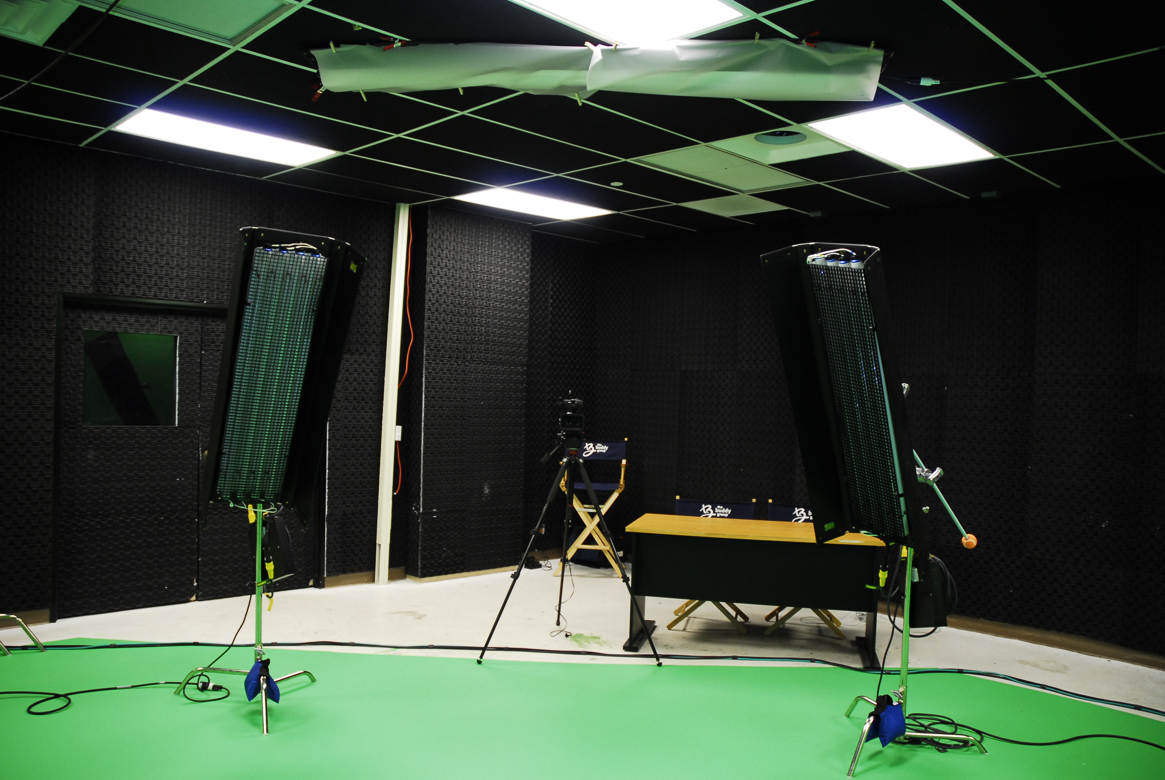 blackceilings/dotlot1.JPG
